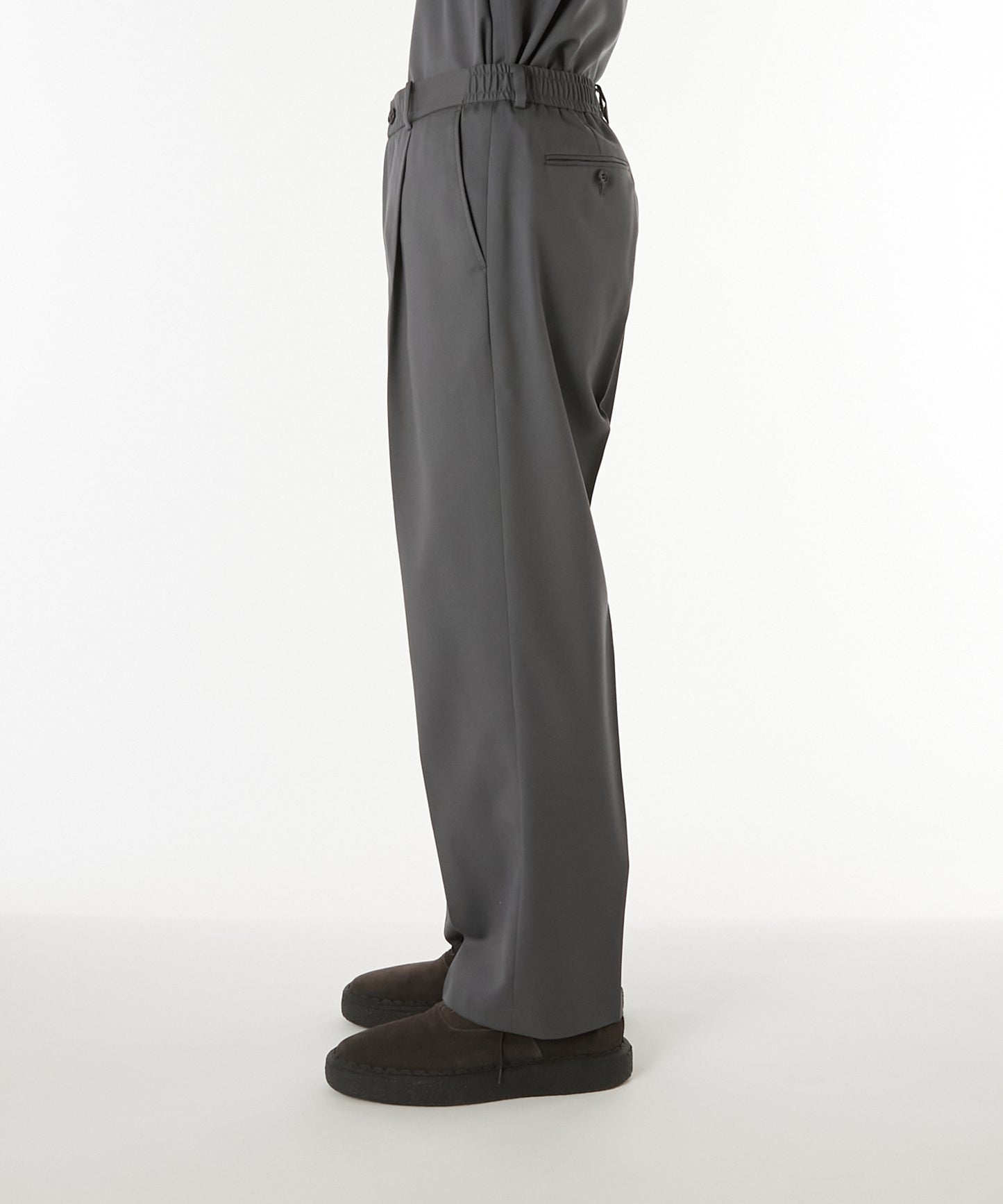 2252-PT06-004 / 1TUCK TROUSERS BLACK