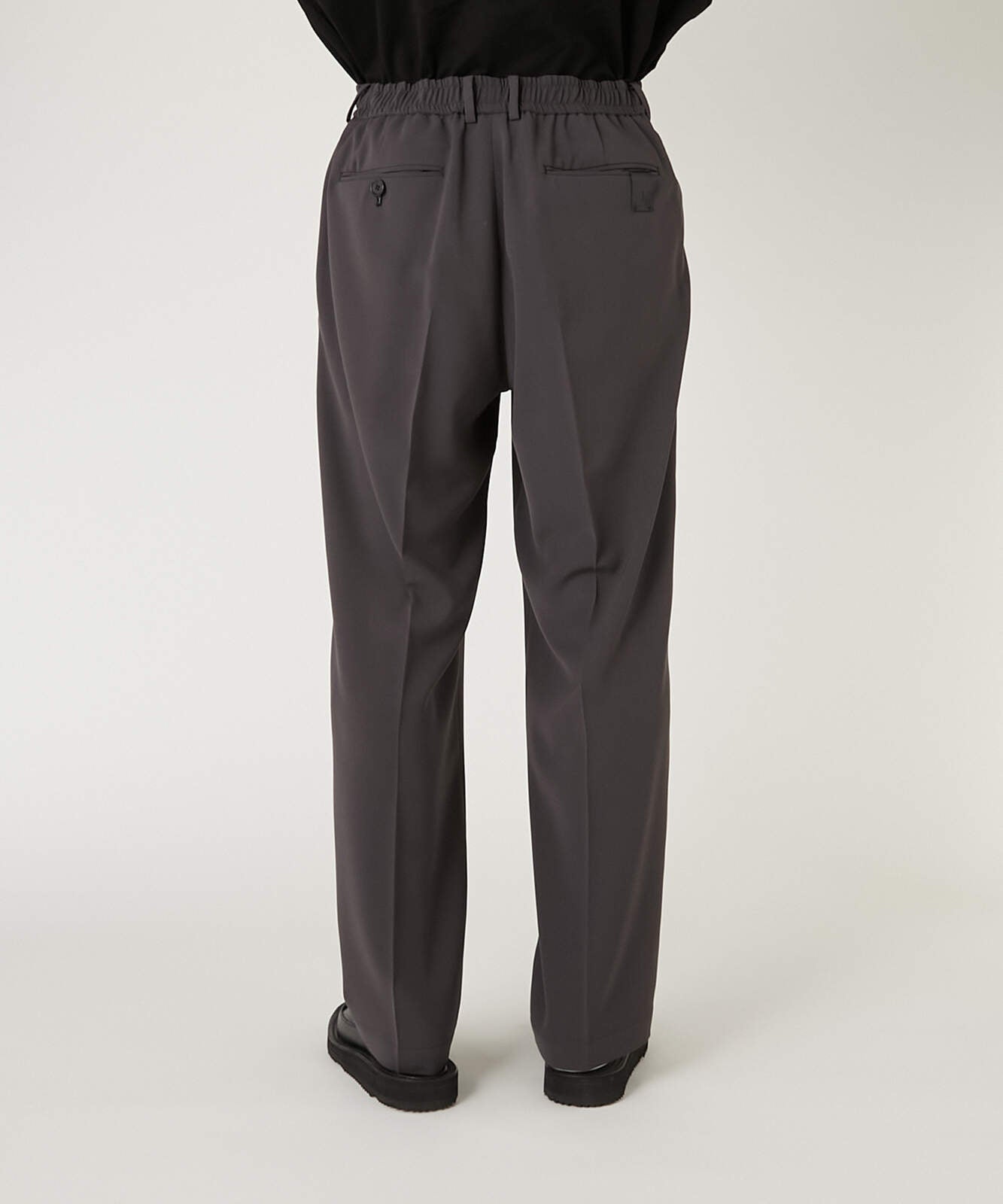 2261-PT06-011 / 1TUCK TROUSERS CHARCOAL