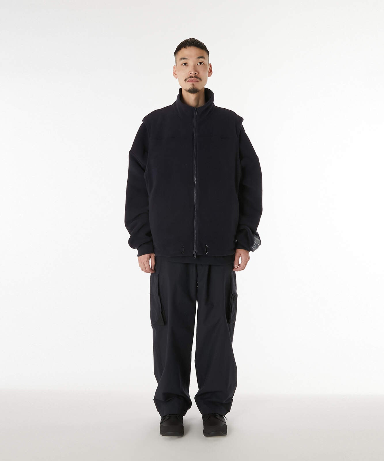 9252-VE01-003 / REVERSIBLE VEST BLACK