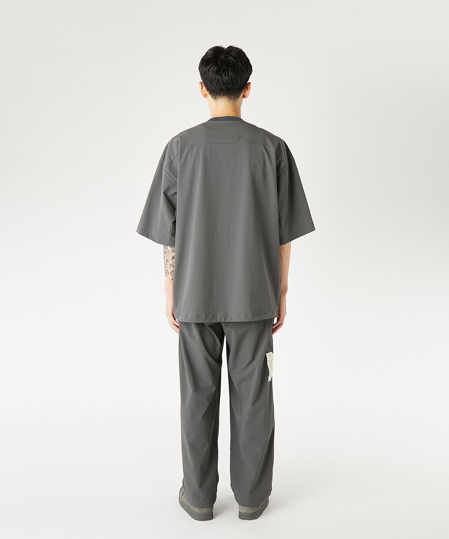 9261-CS52-004 / PANELED T-SHIRT GRAY