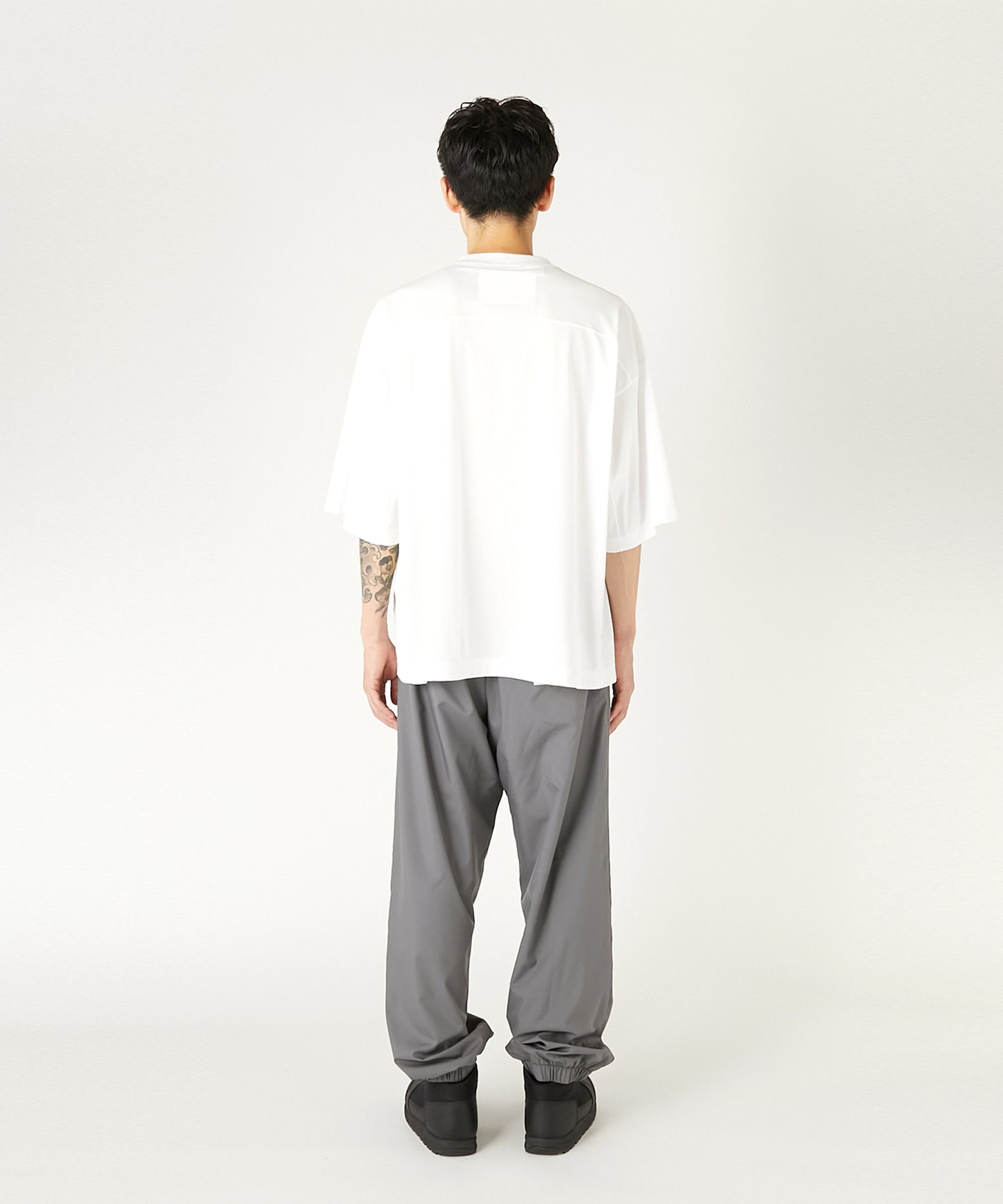 9261-CS55-011 / PANELED T-SHIRT BLACK
