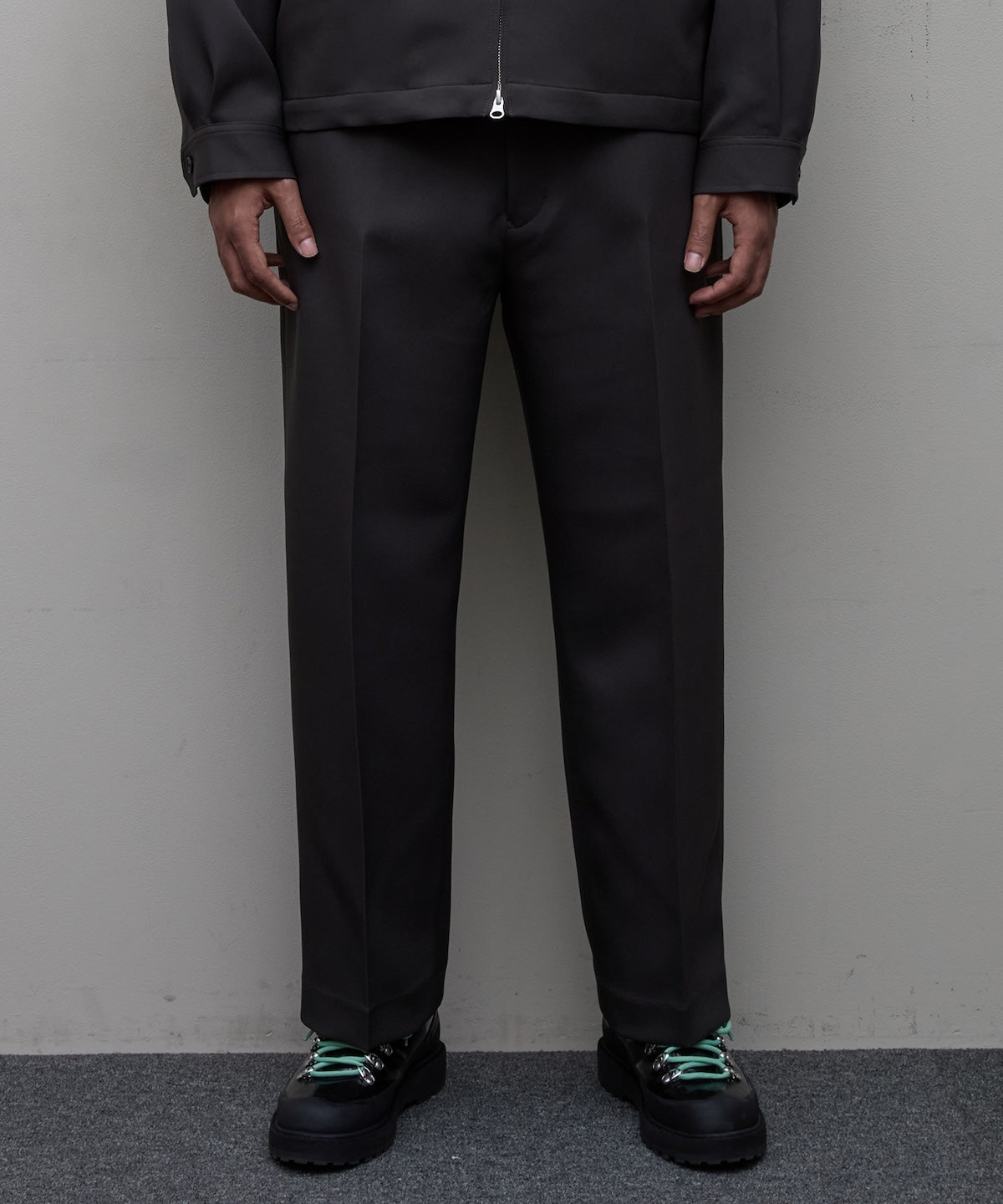 BAL-FR-004 BAL / FARAH WOOL WIDE TAPERED EASY PANT DARK CHARCOAL