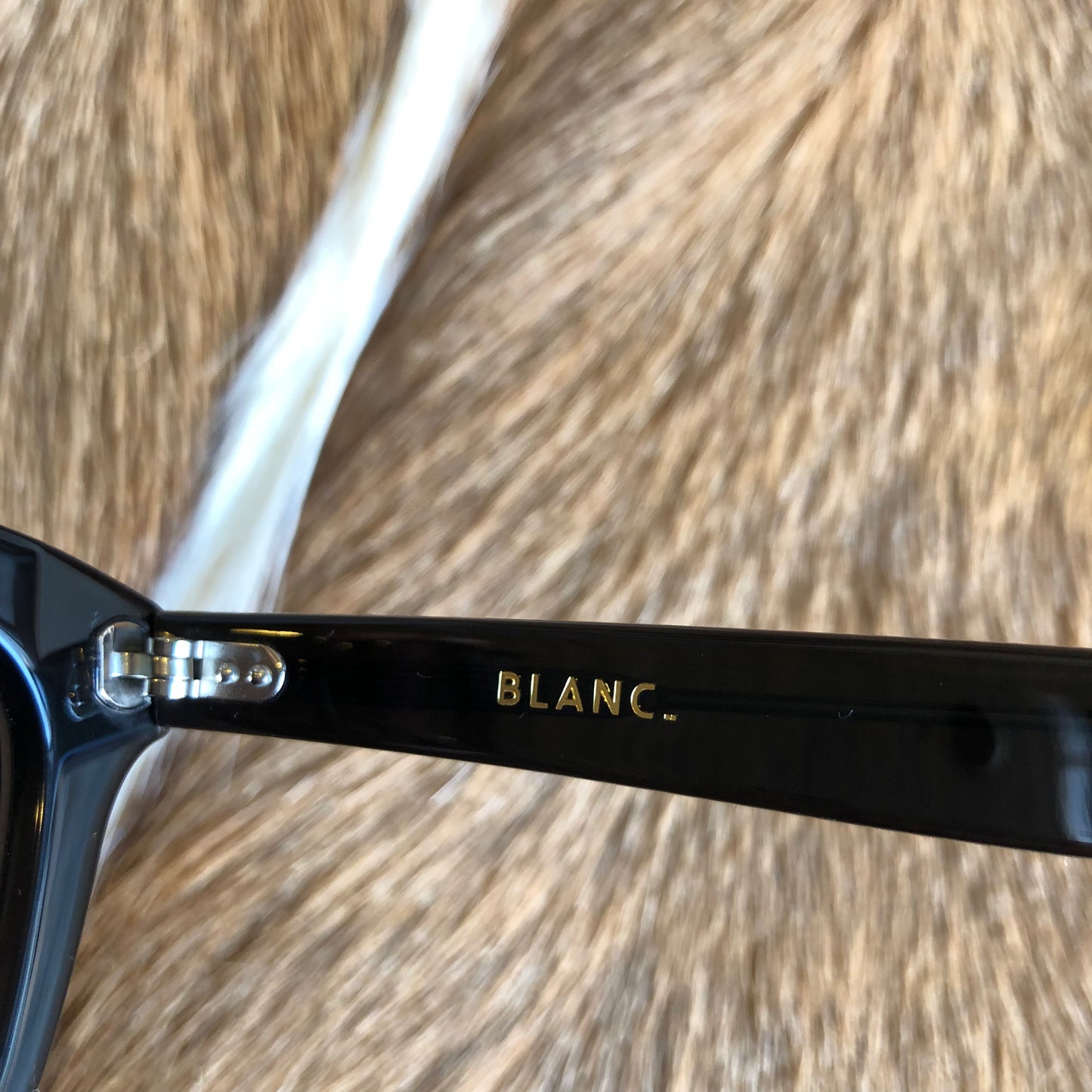 B0039 CLR BLK / TAN