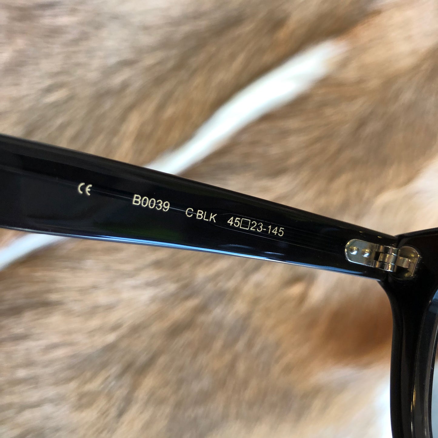 B0039 CLR BLK / TAN
