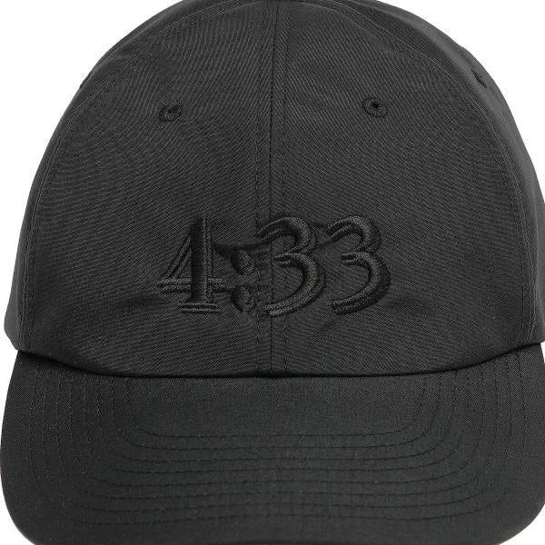 PRE CURVE BRIM 6 PANEL CAP (4:33) BLACK(BLACK EMB)