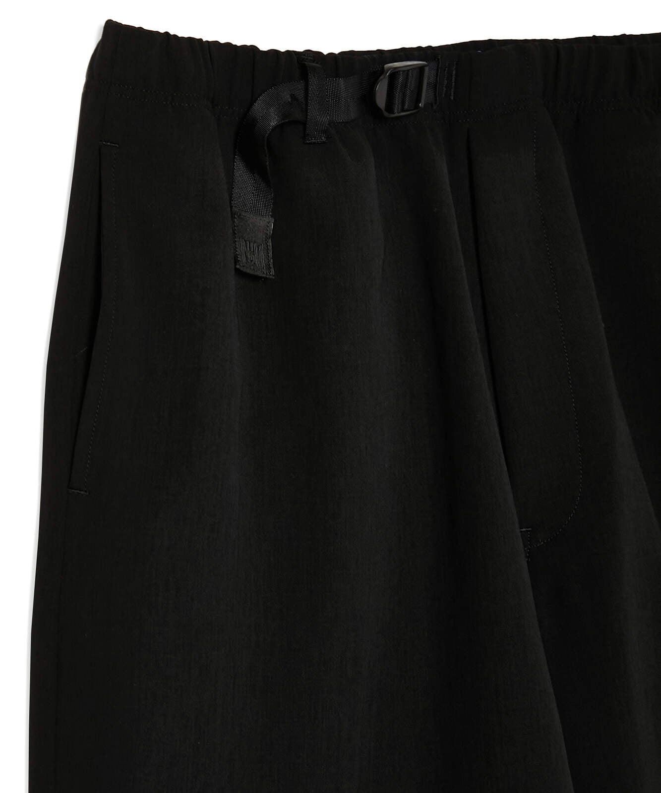 9261-CP54-002 / TUCK HALF PANTS BLACK