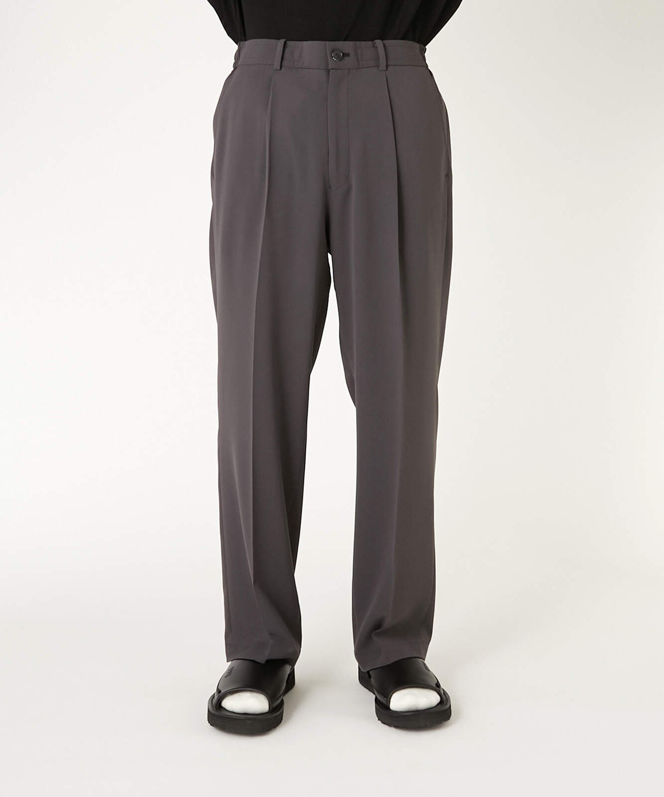 2261-PT06-011 / 1TUCK TROUSERS CHARCOAL