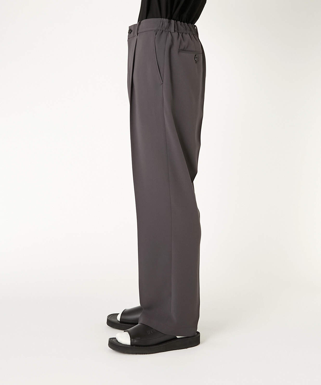 2261-PT06-011 / 1TUCK TROUSERS CHARCOAL