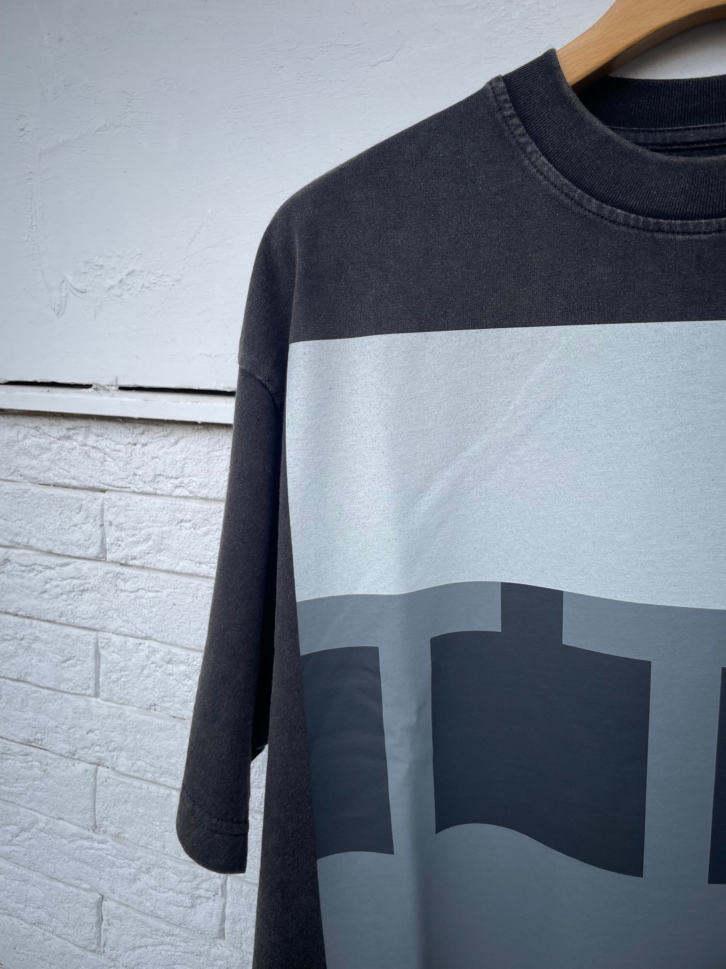TTT15TS003	TTT Block T-shirt Black Acid Wash