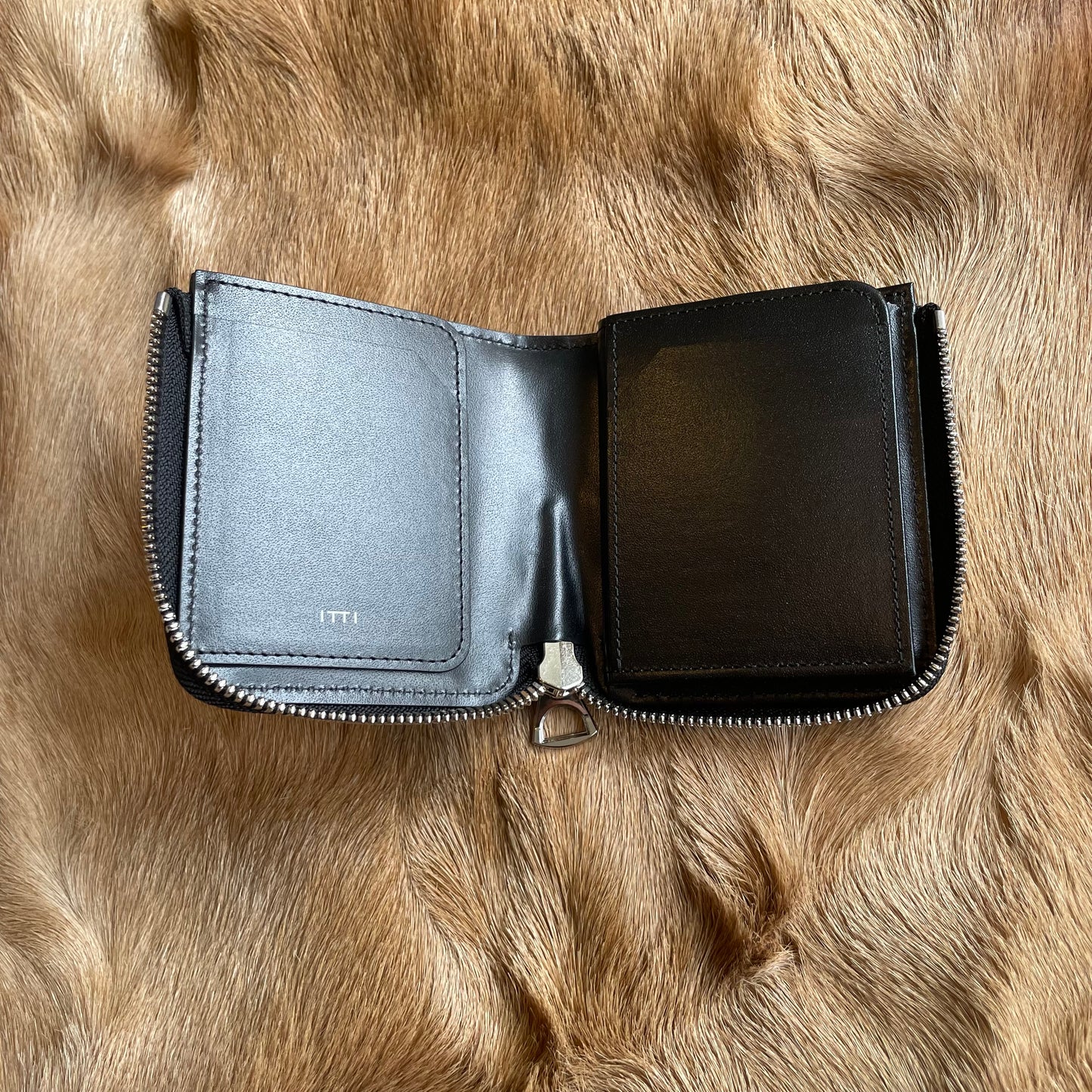 CRISTY VERY COMPACT WLT .5 / CROCO Black