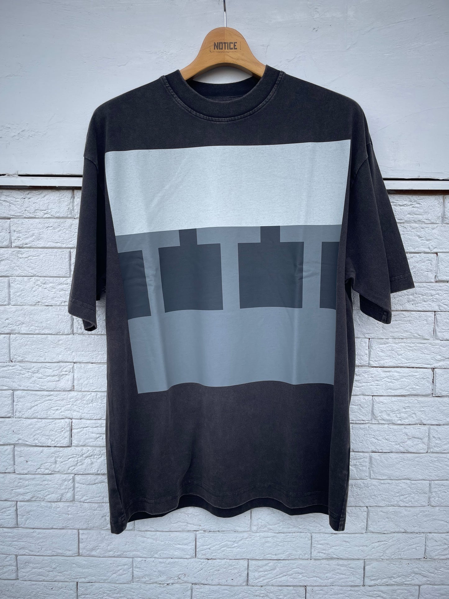 TTT15TS003	TTT Block T-shirt Black Acid Wash