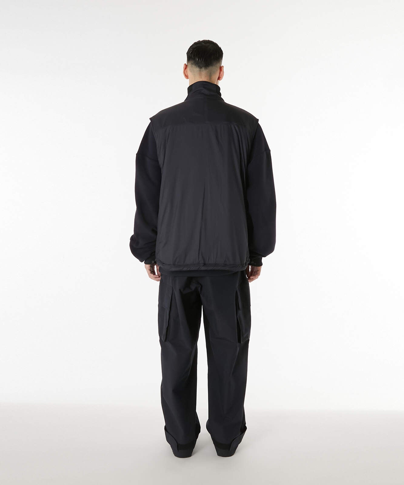 9252-VE01-003 / REVERSIBLE VEST BLACK