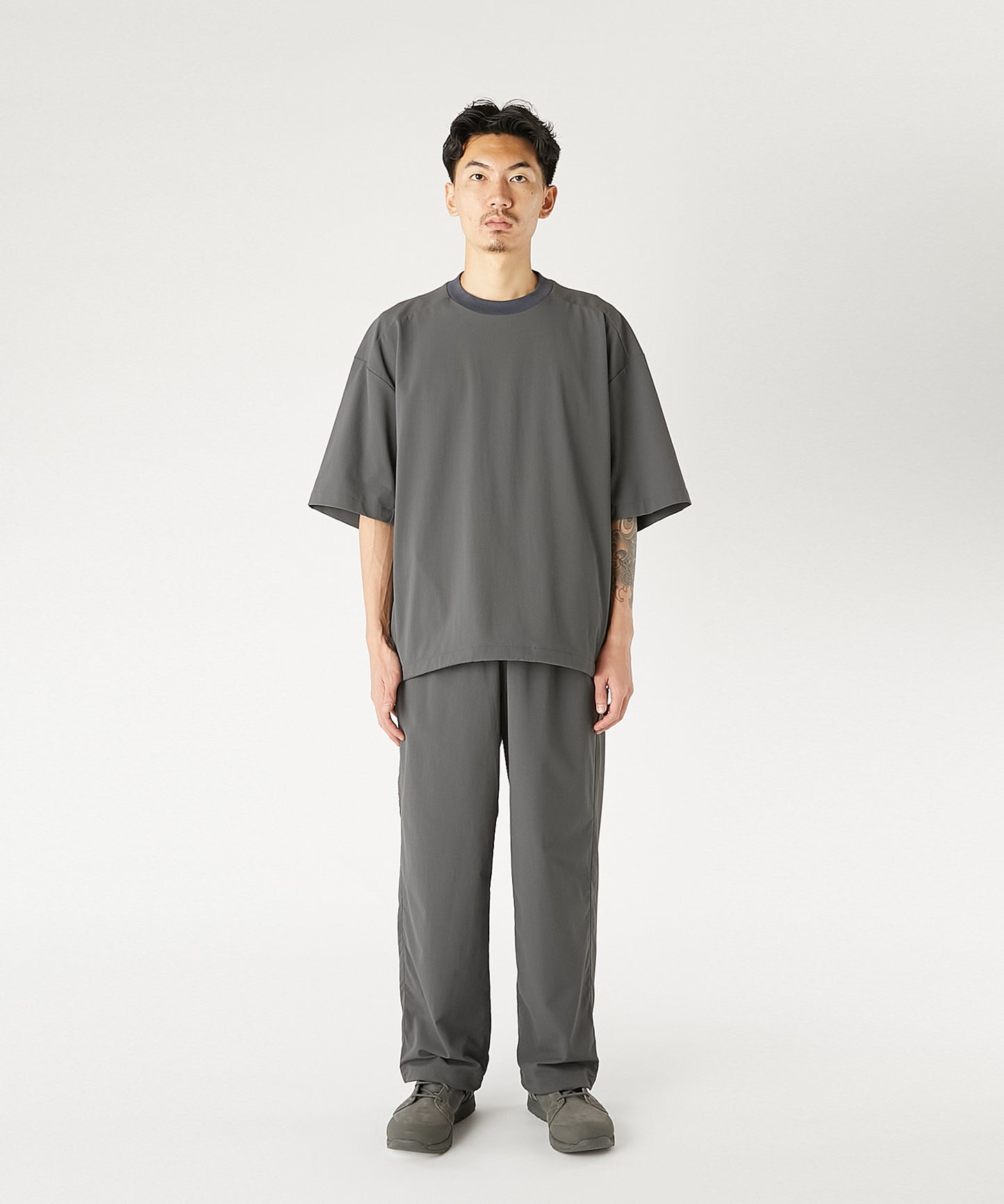 9261-CS52-004 / PANELED T-SHIRT CHARCOAL