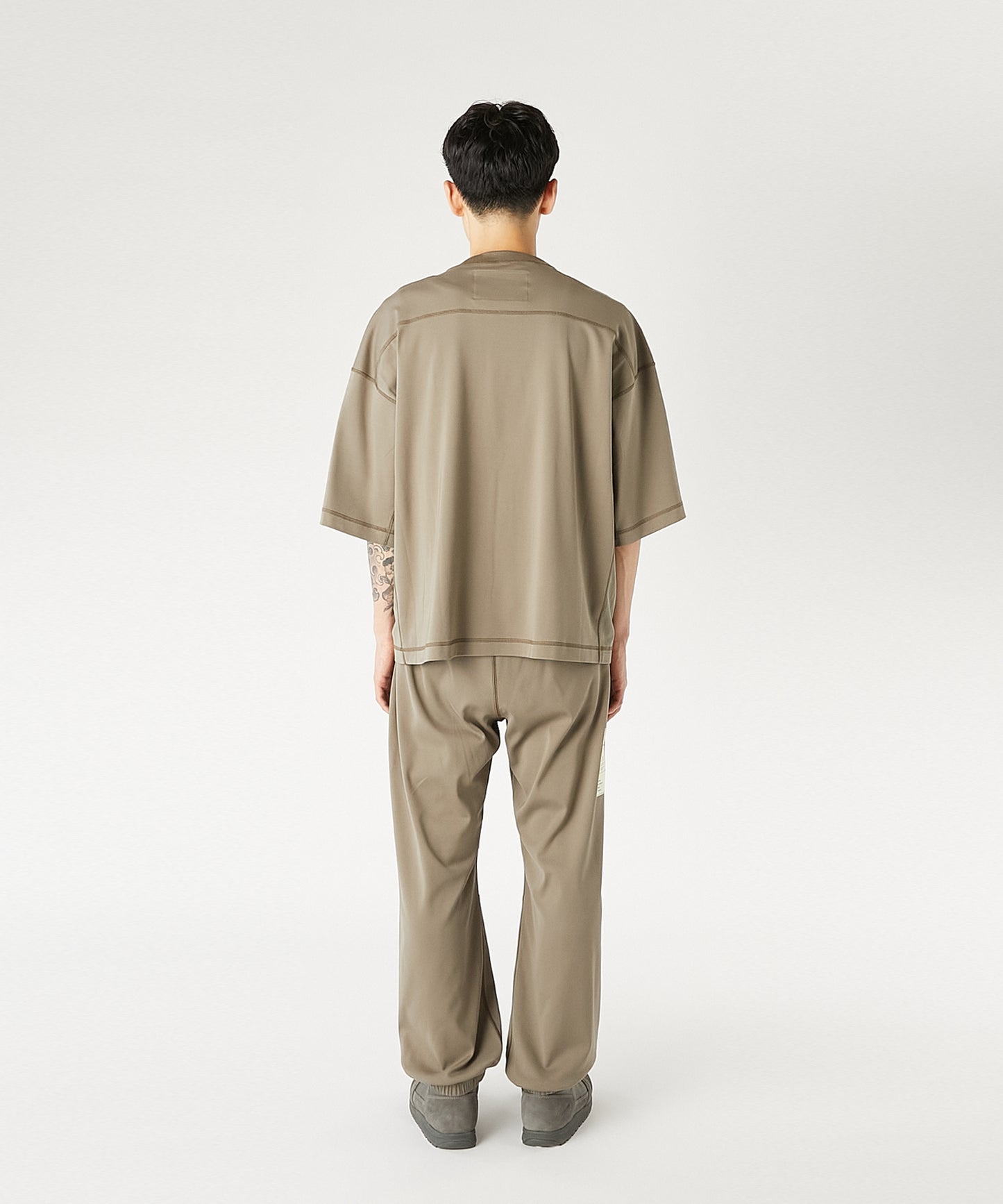 9261-CS55-009 / PANELED T-SHIRT KHAKI