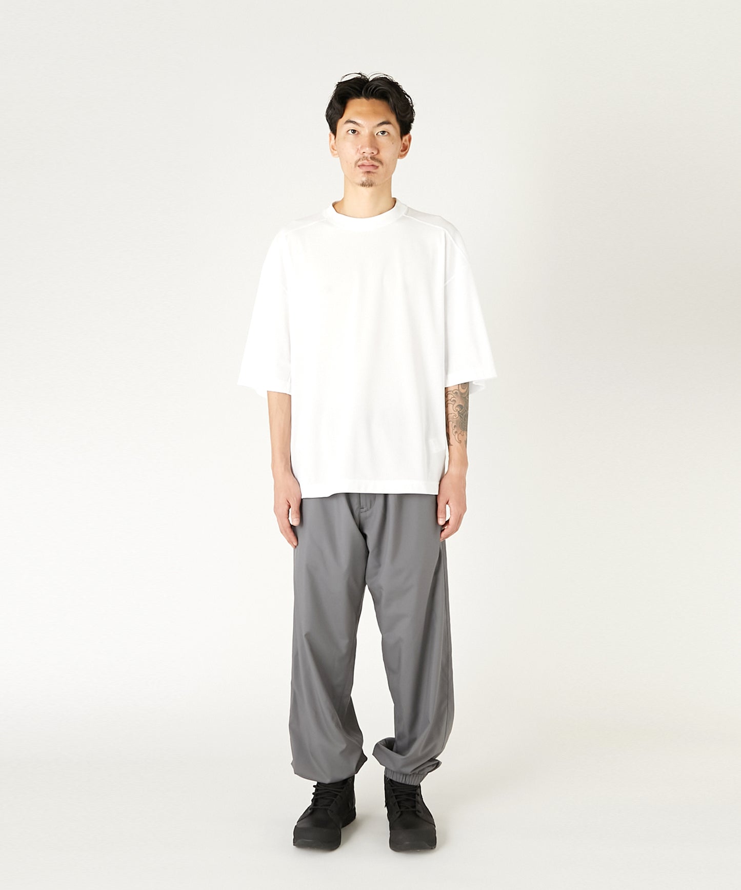 9261-CS55-011 / PANELED T-SHIRT BLACK