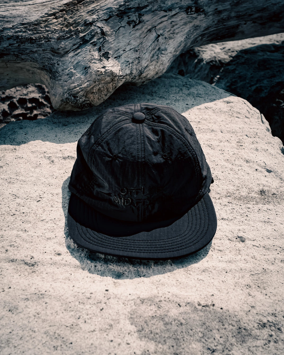 GB26FW-001 SOFT BRIM 6 PANEL CAP w/ CHIN STRAP (OFFLINE) BLACK