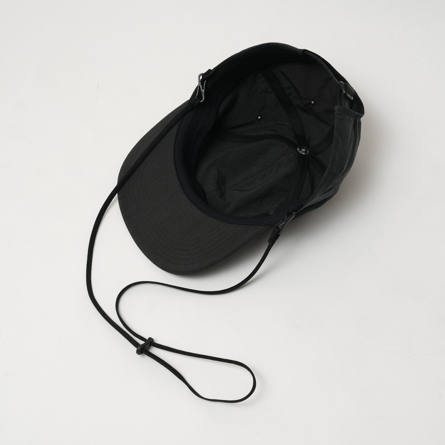 GB26FW-001 SOFT BRIM 6 PANEL CAP w/ CHIN STRAP (OFFLINE) BLACK