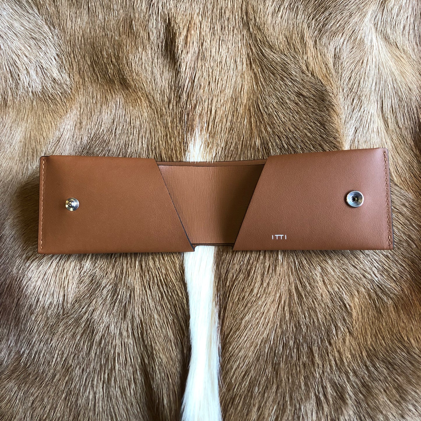 HERRIE VERTICAL CARD CASE / RAPTO PREMIER TEAK