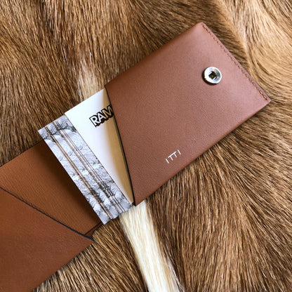 HERRIE VERTICAL CARD CASE / RAPTO PREMIER TEAK
