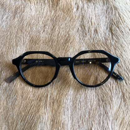 BM001 BLACK / BEIGE