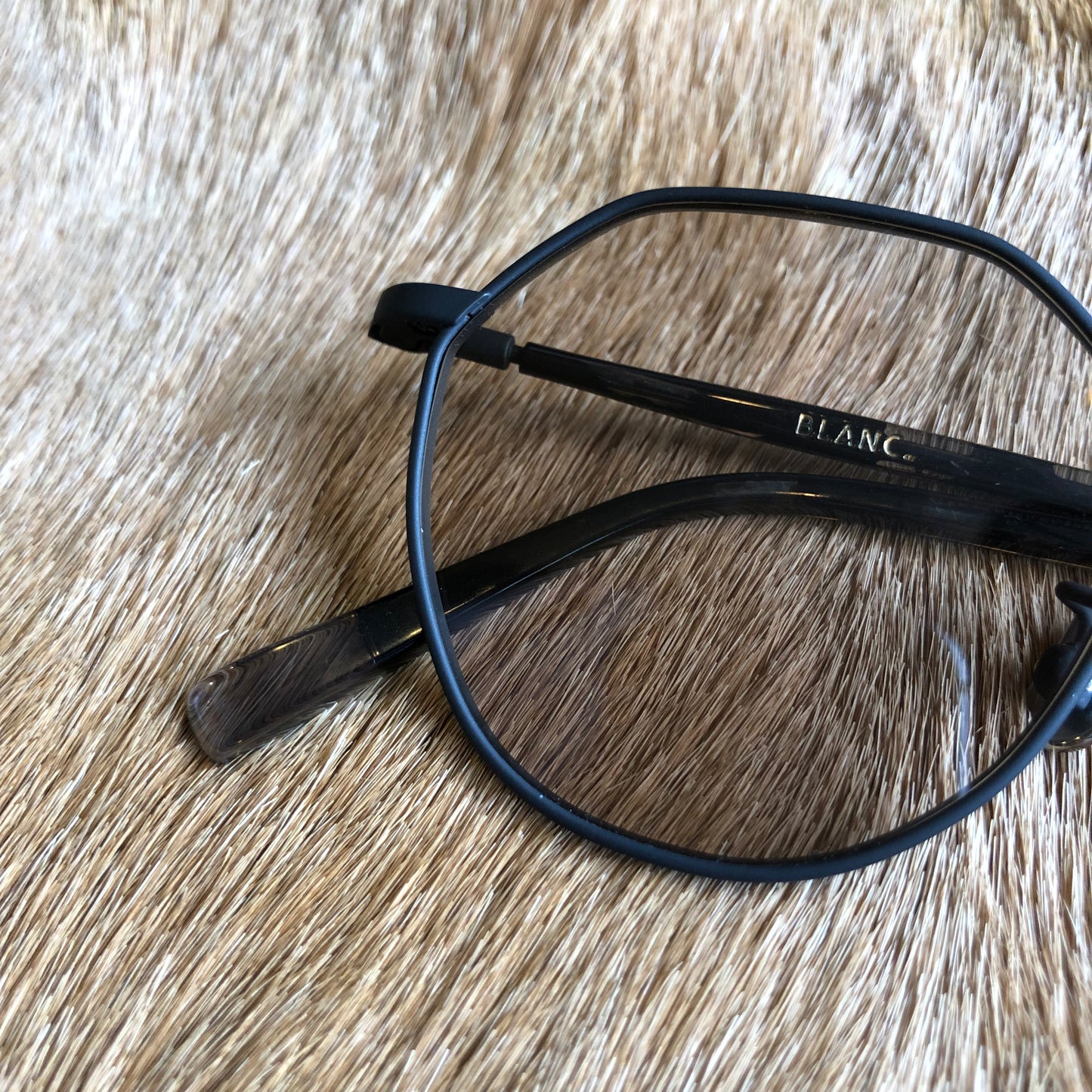 B0021 BLACK MAT 2 / L.KHAKI