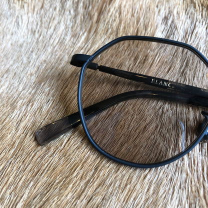 B0021 BLACK MAT 2 / L.KHAKI