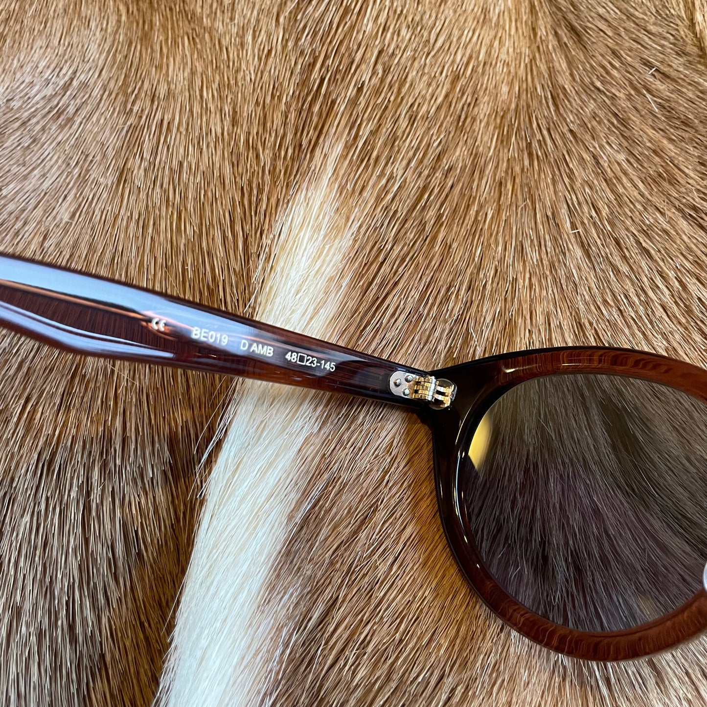BE019 DARK AMBER / S.GRY