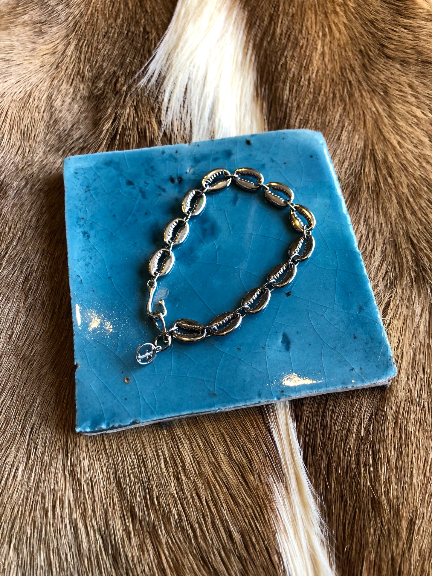 004122812 Shell Bracelet