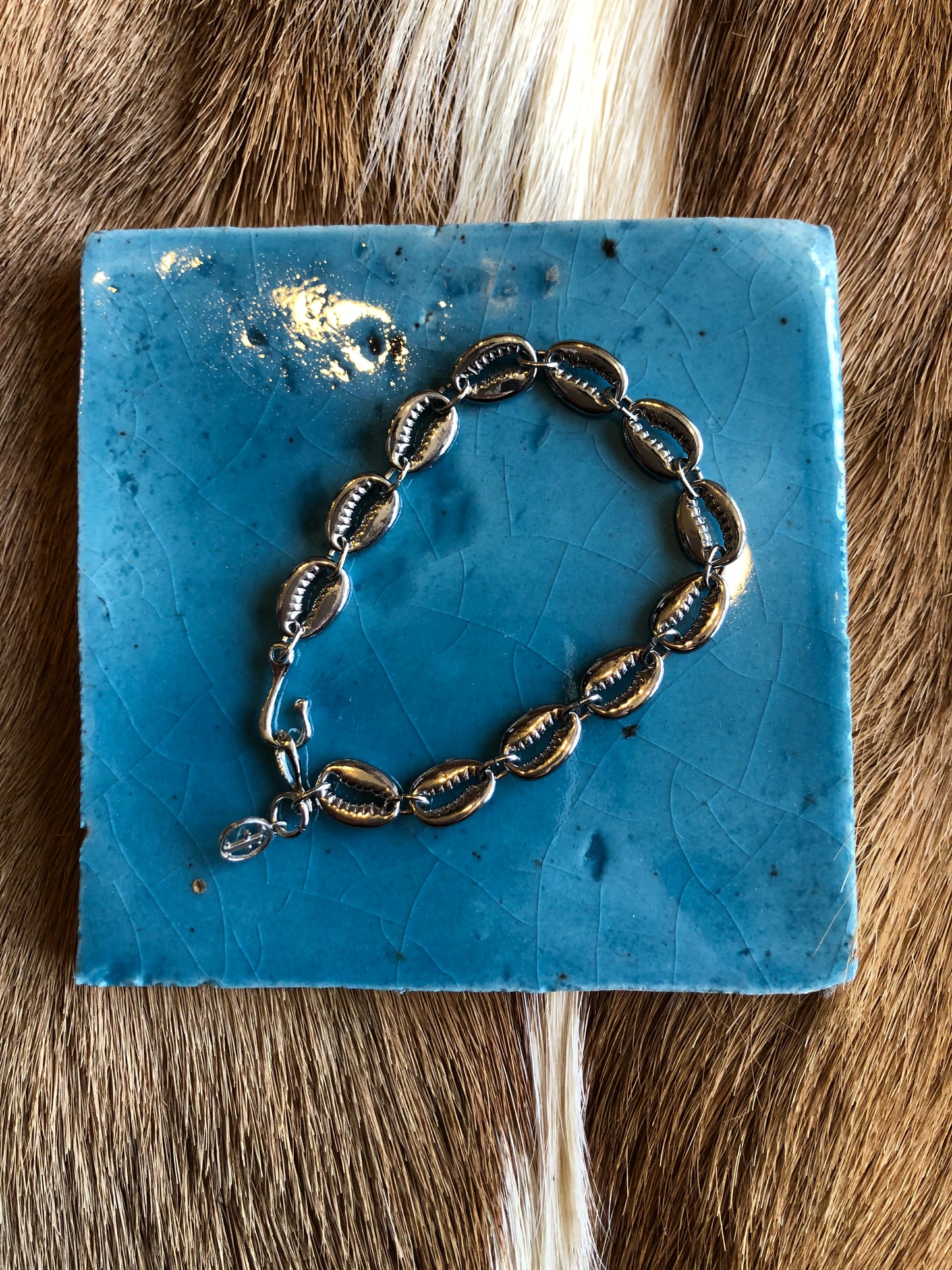 004122812 Shell Bracelet