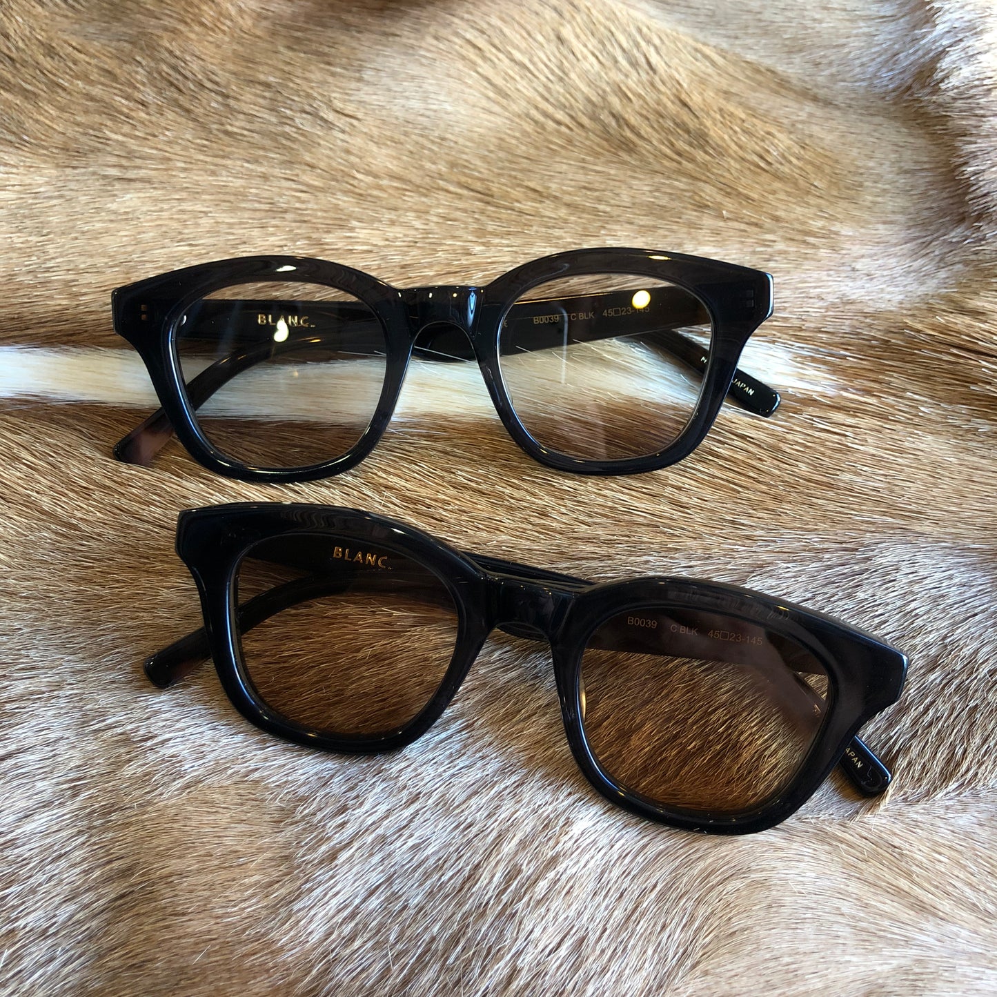 B0039 CLR BLK / TAN