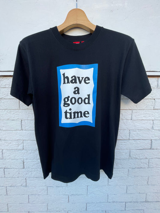 BLUE FRAME S/S TEE BLACK