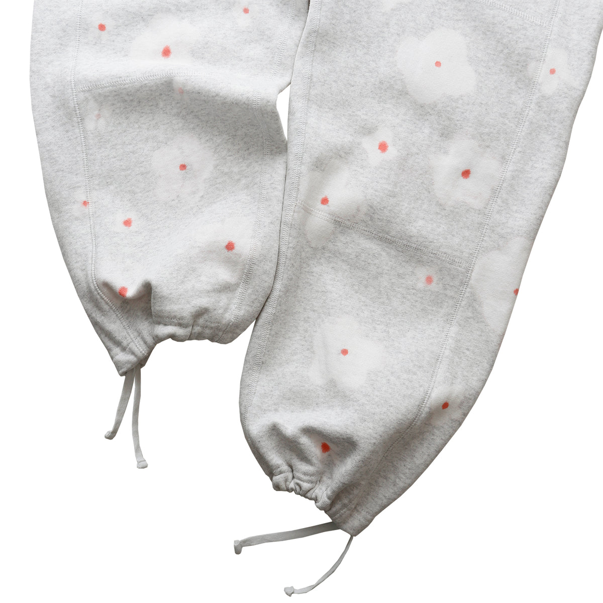 STITCHED SWEAT PANT FLOWERS
