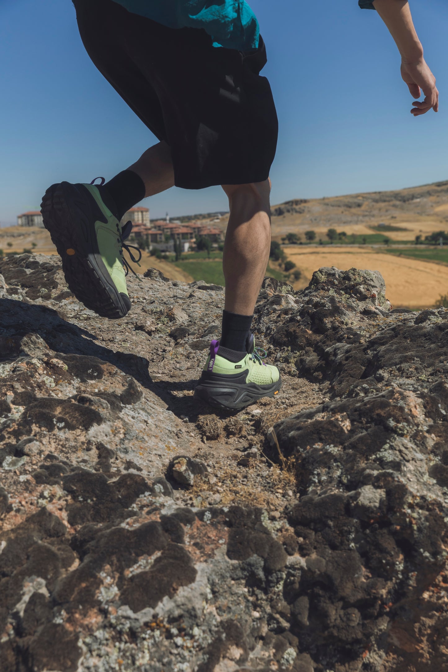 HOKA 『KAHA 3 LOW GTX TP』