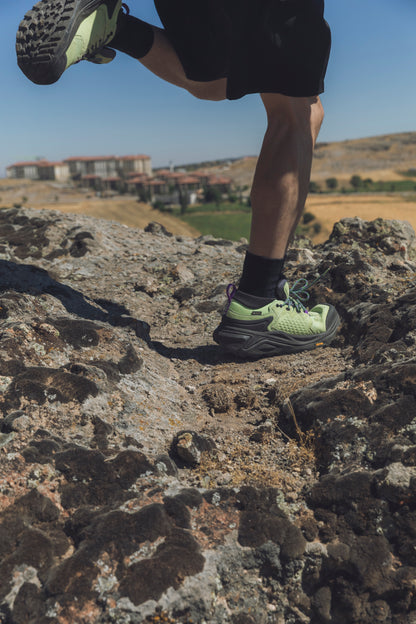 HOKA 『KAHA 3 LOW GTX TP』