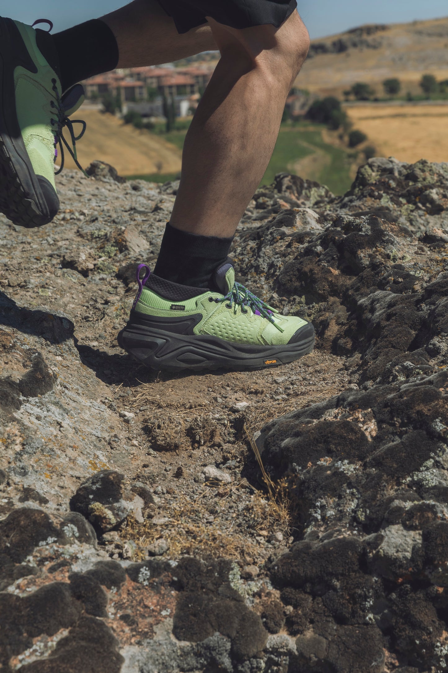 HOKA 『KAHA 3 LOW GTX TP』